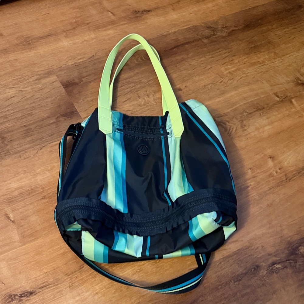 Lululemon Navy and Green Tote Bag